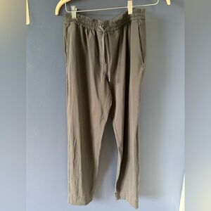 Tapered-Leg Mid-Rise Pant 7/8 Length *Luxtreme - graphite grey